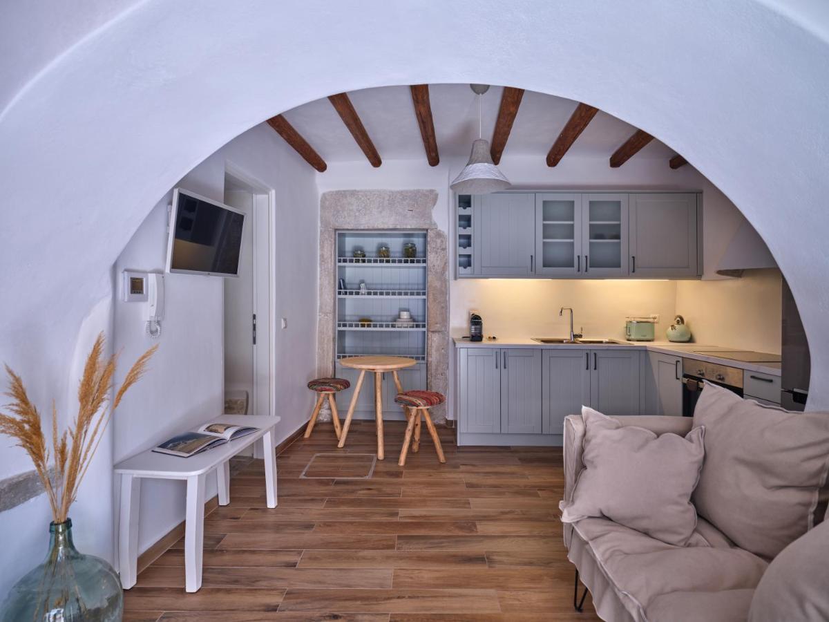 Retreat Paros - The Arch Apartment Bagian luar foto